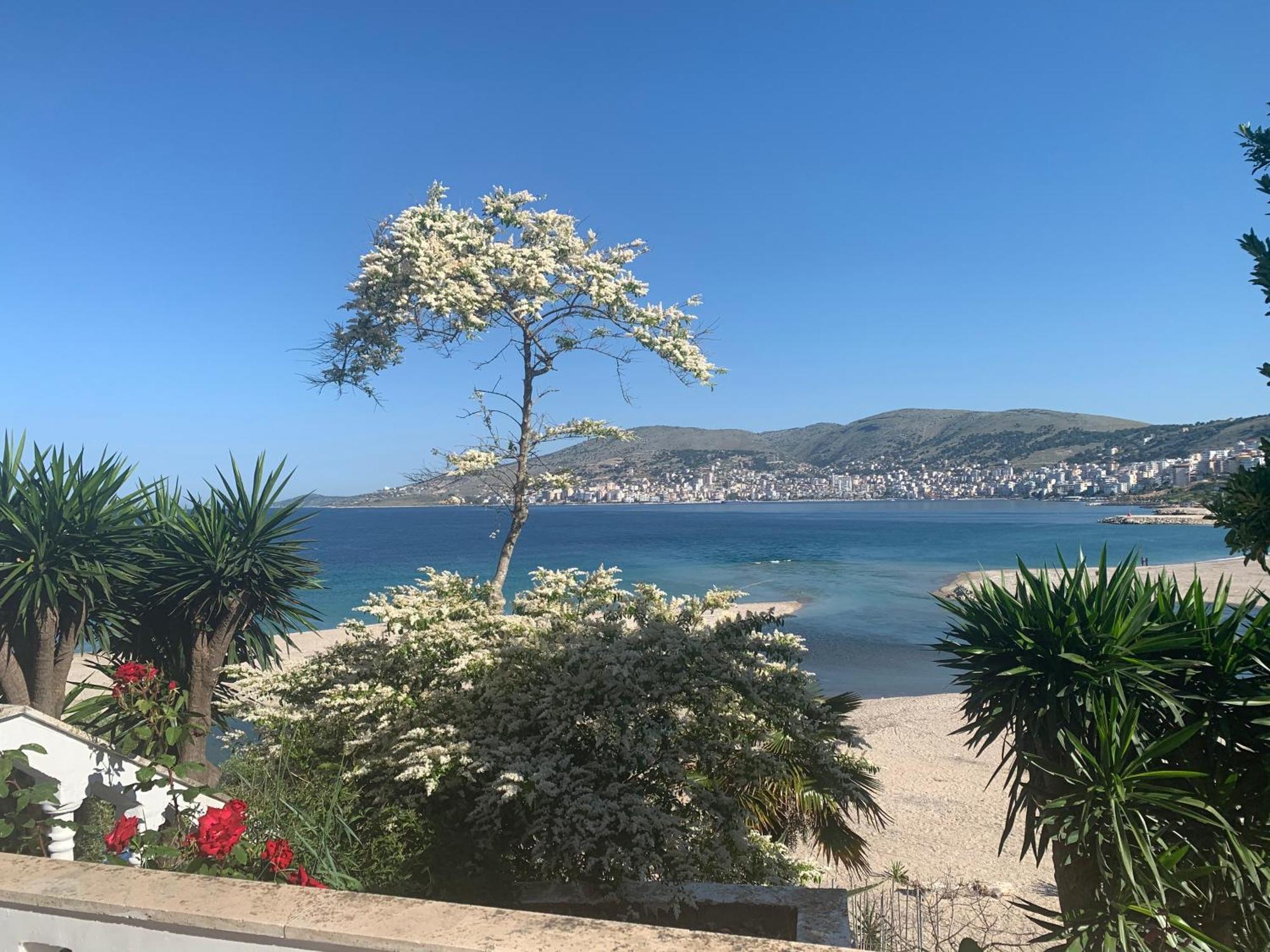 多多纳酒店 Sarandë 外观 照片