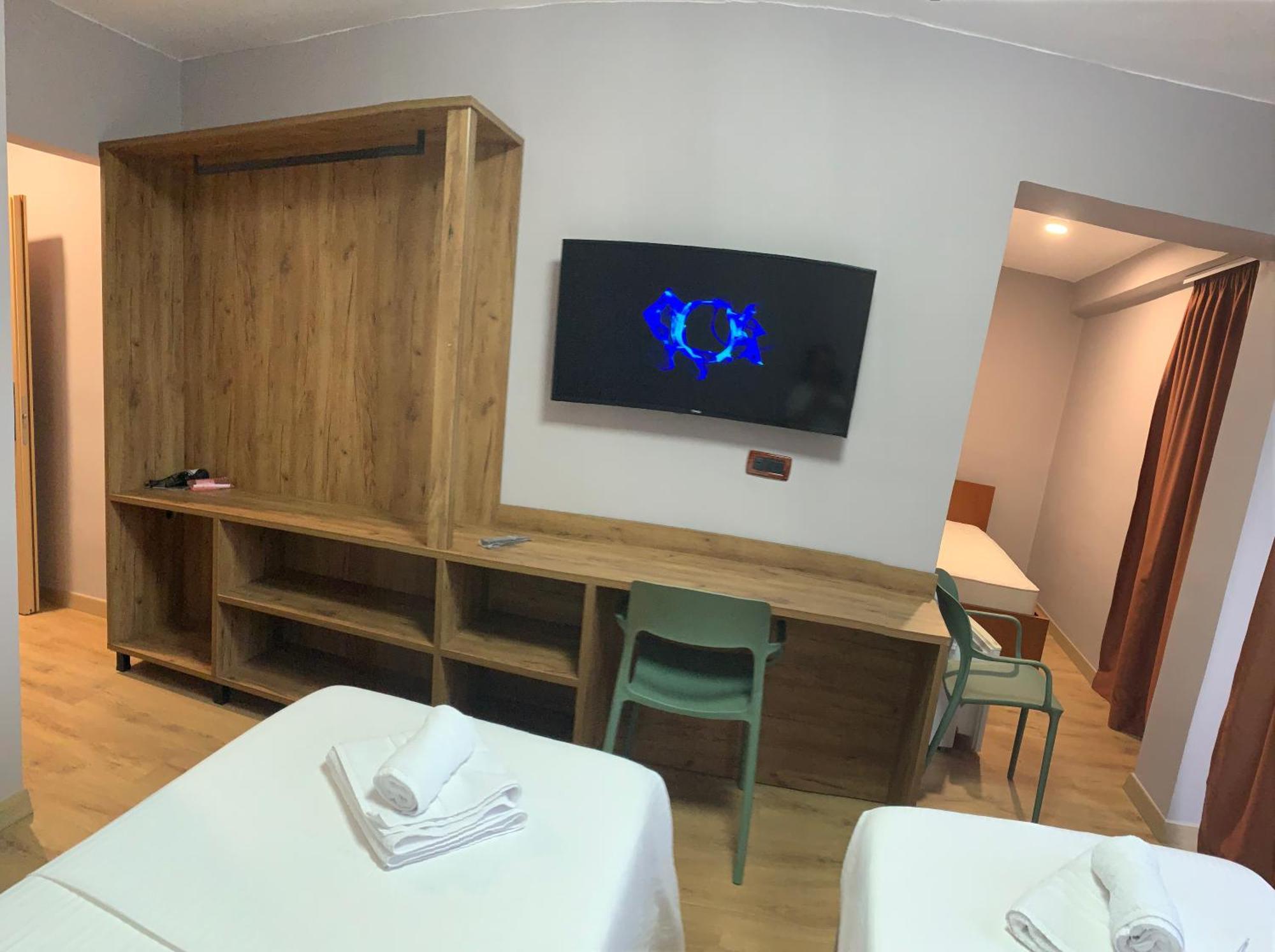 多多纳酒店 Sarandë 外观 照片