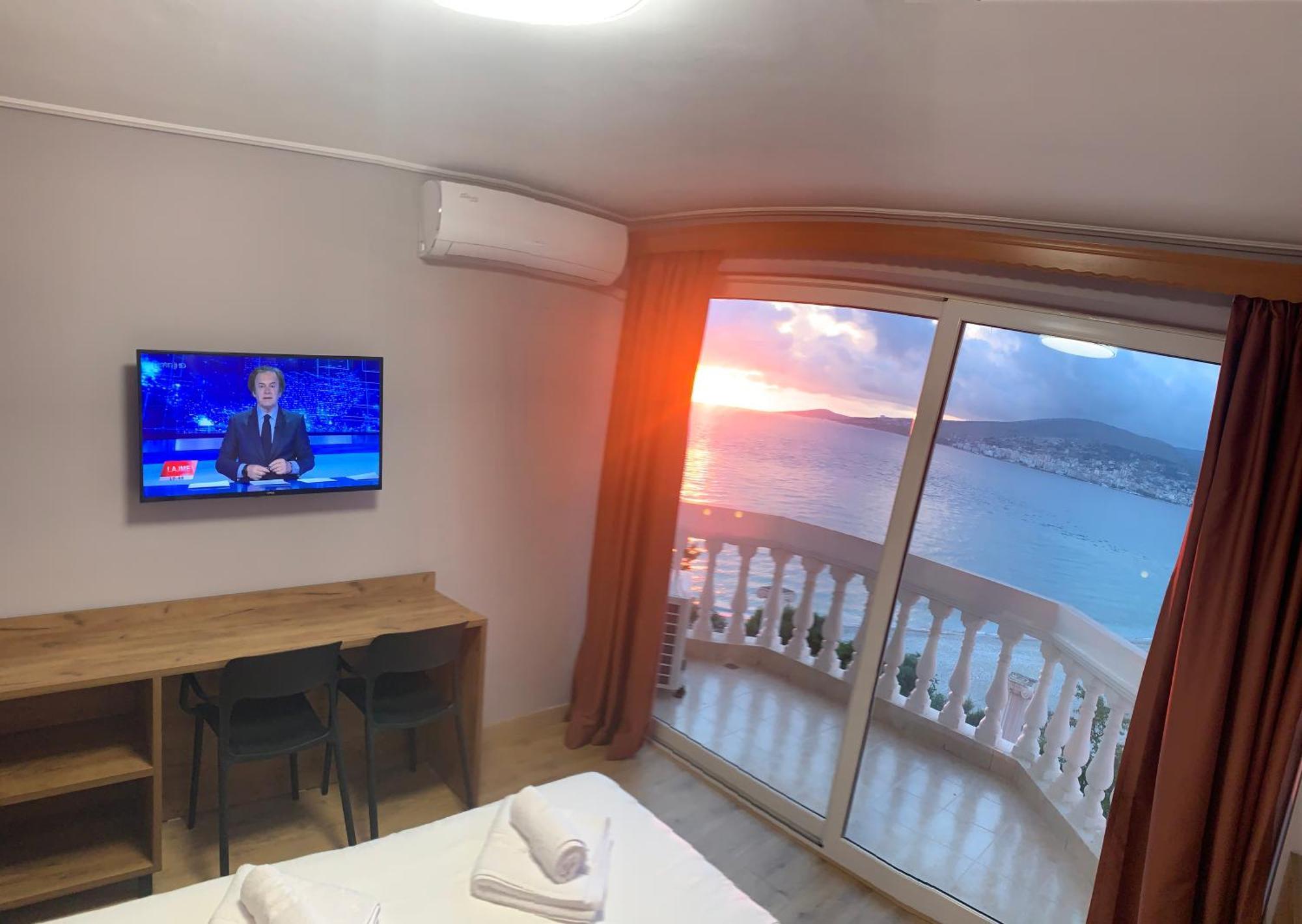 多多纳酒店 Sarandë 外观 照片