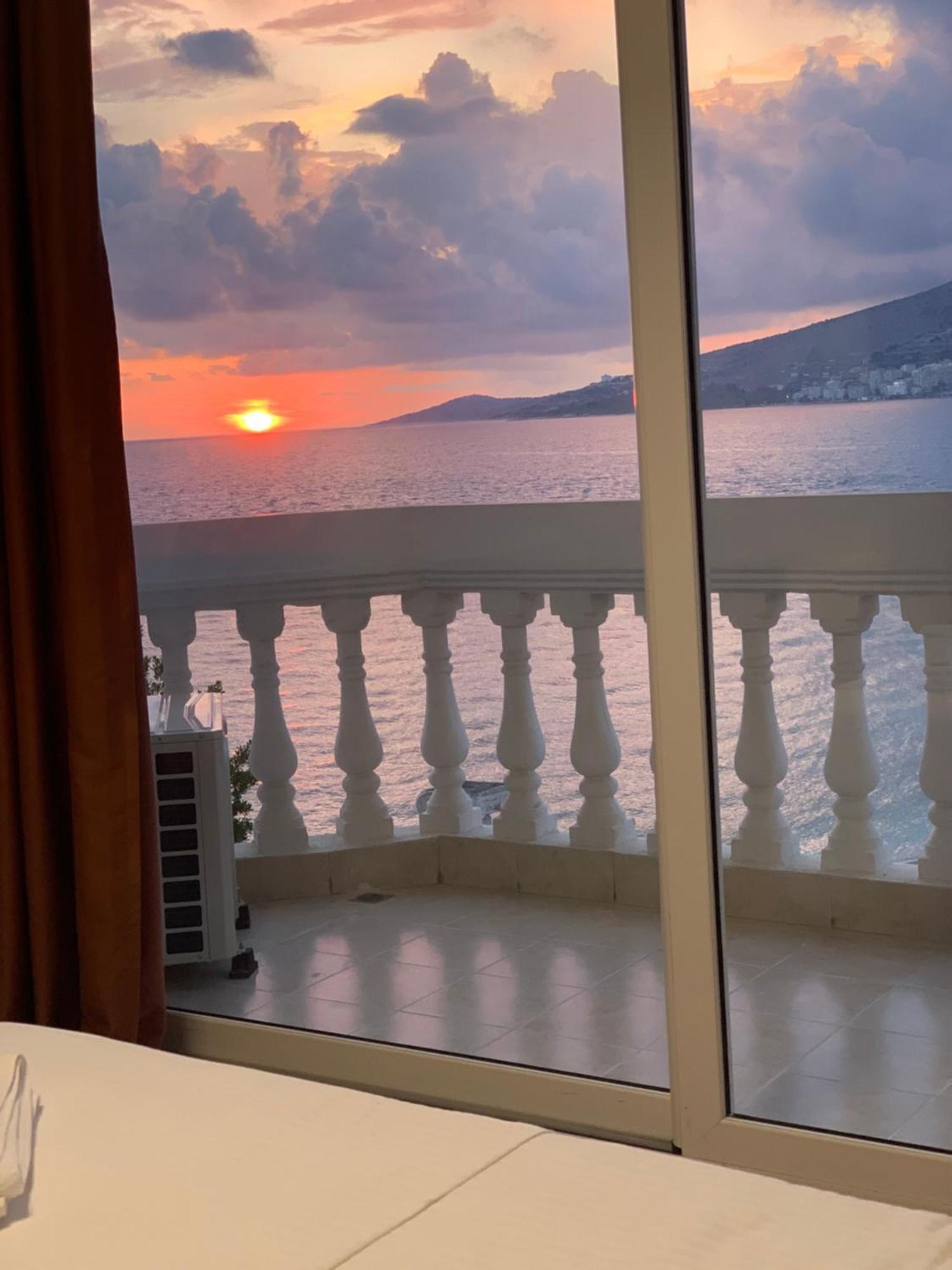 多多纳酒店 Sarandë 外观 照片