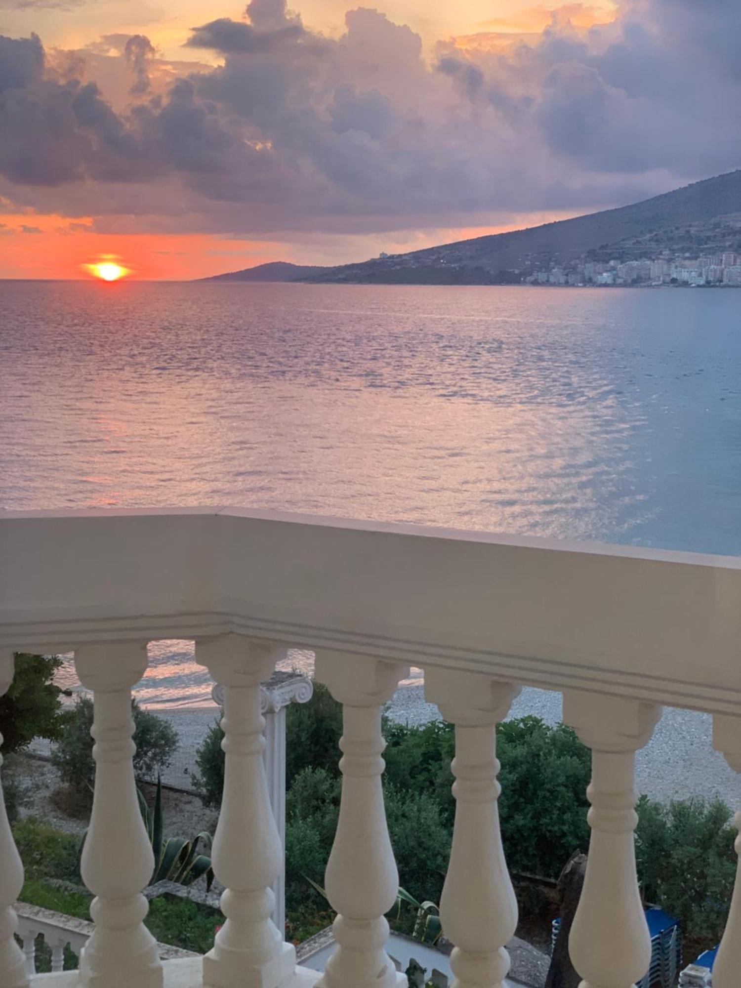 多多纳酒店 Sarandë 外观 照片