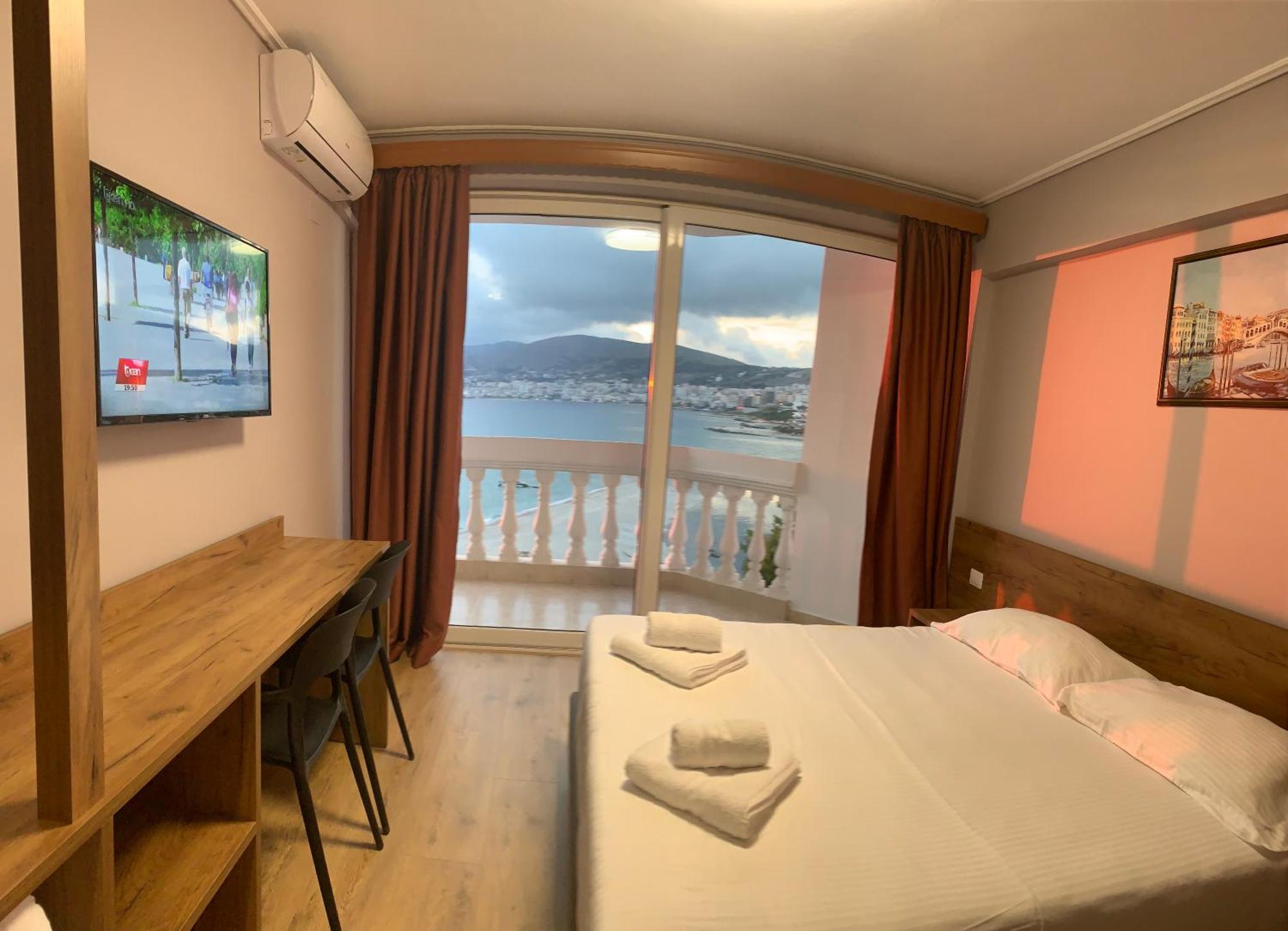 多多纳酒店 Sarandë 外观 照片