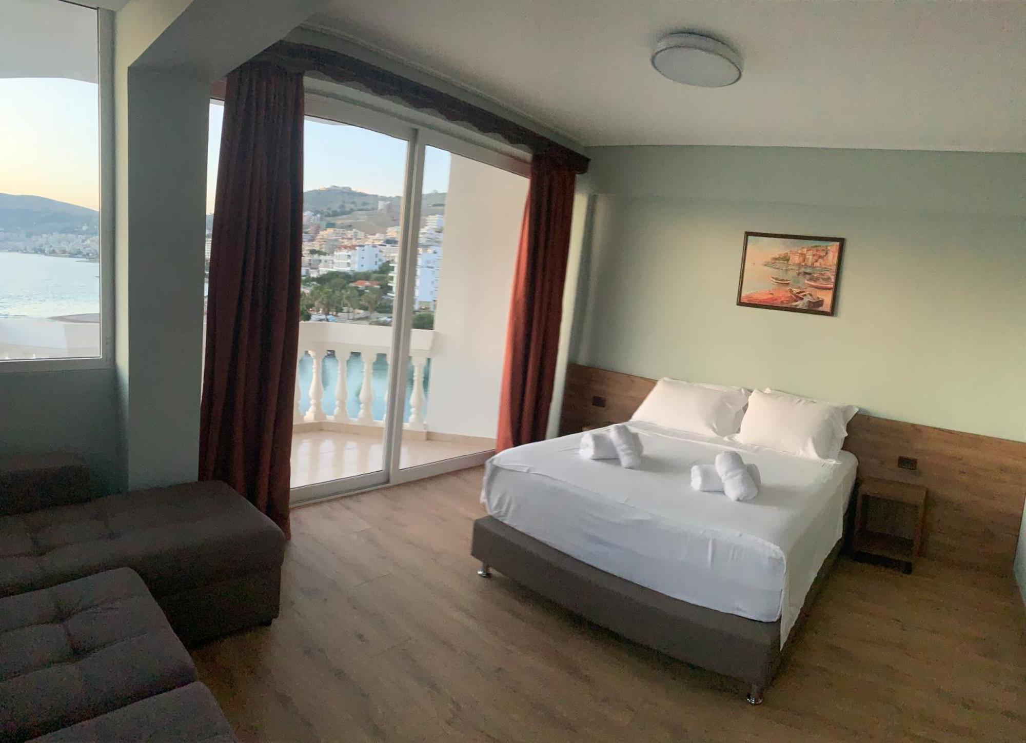 多多纳酒店 Sarandë 外观 照片