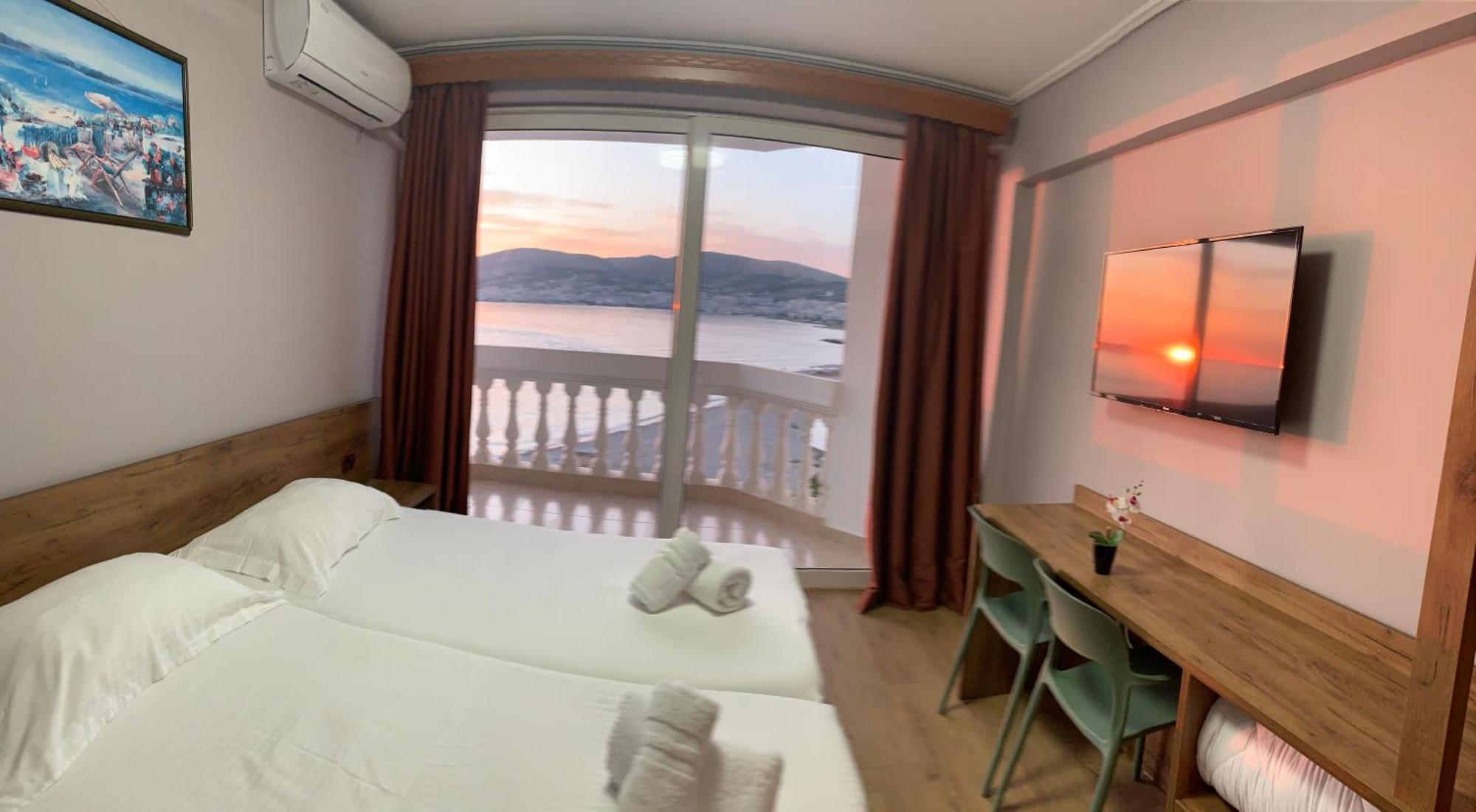 多多纳酒店 Sarandë 外观 照片
