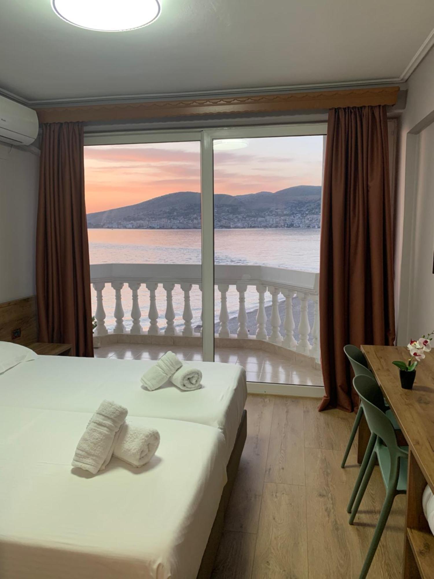 多多纳酒店 Sarandë 外观 照片