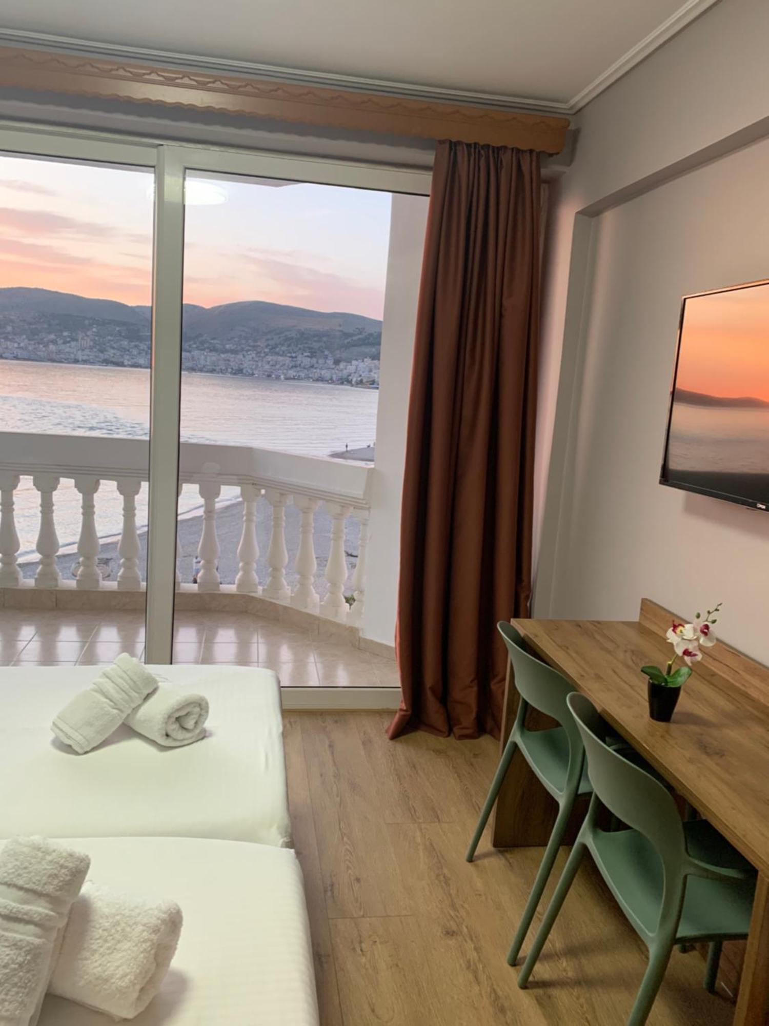 多多纳酒店 Sarandë 外观 照片
