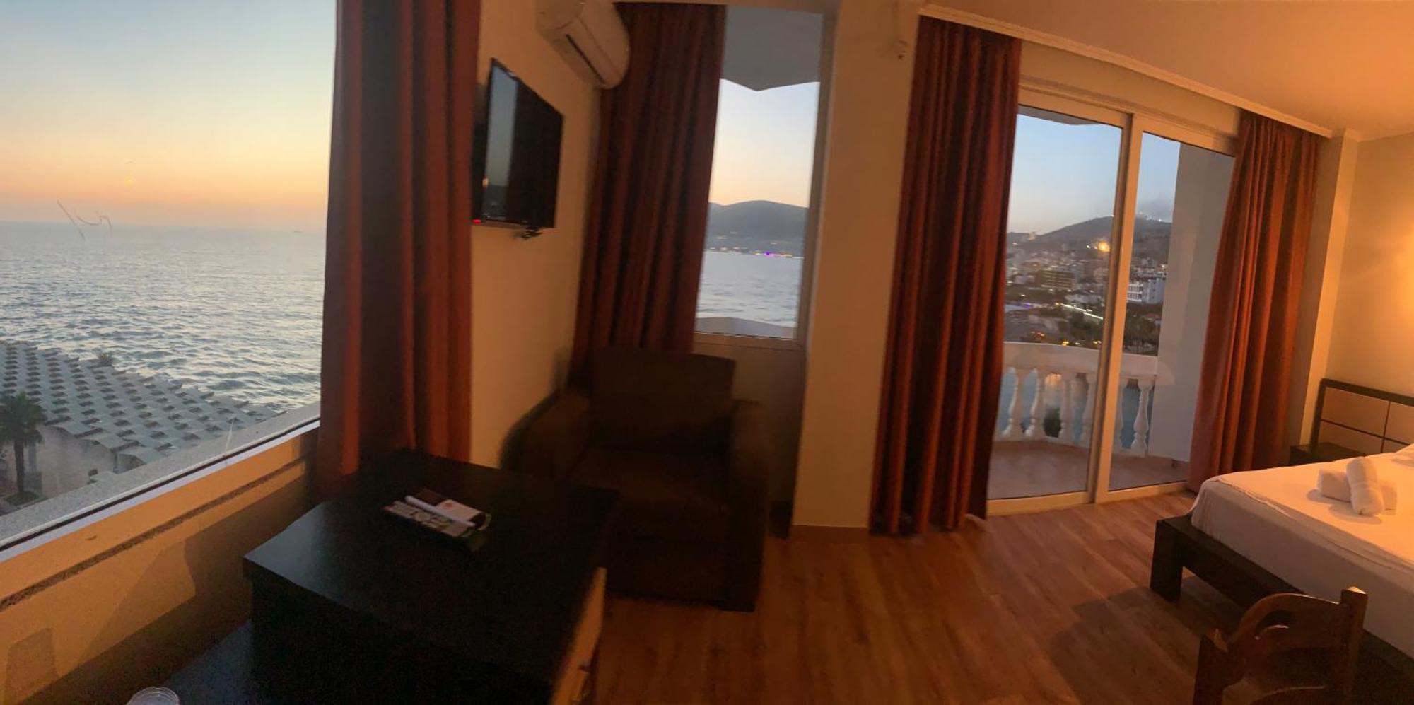多多纳酒店 Sarandë 外观 照片