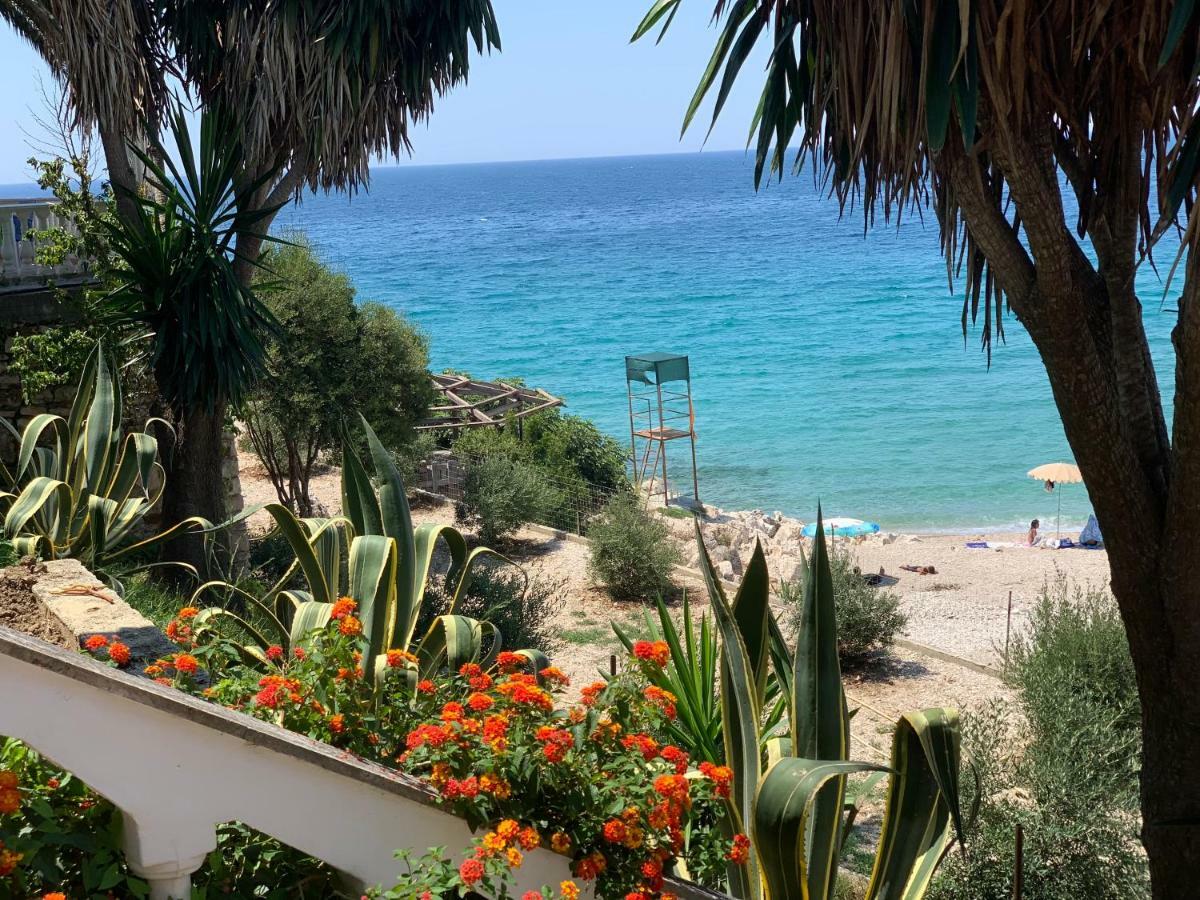 多多纳酒店 Sarandë 外观 照片